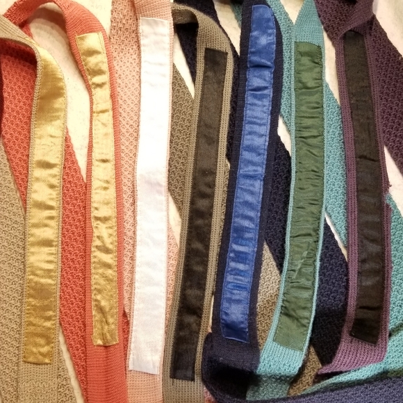 8 Hand Sewen by Robert Talbott for H. Gladstone - Picture 5 of 7